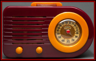 06021201_vintage_radios_appealing_to_the_new_collector001002.jpg